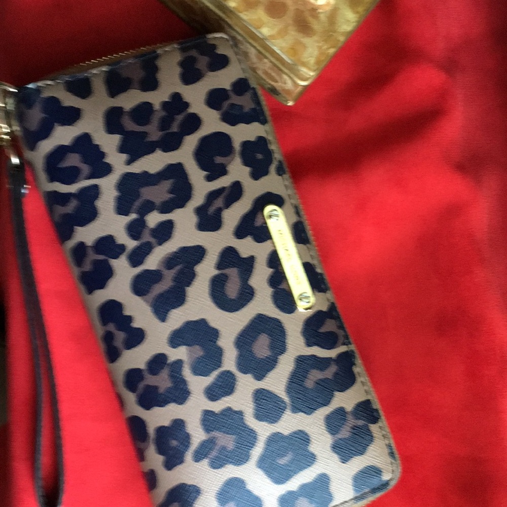 Michael kors wallet